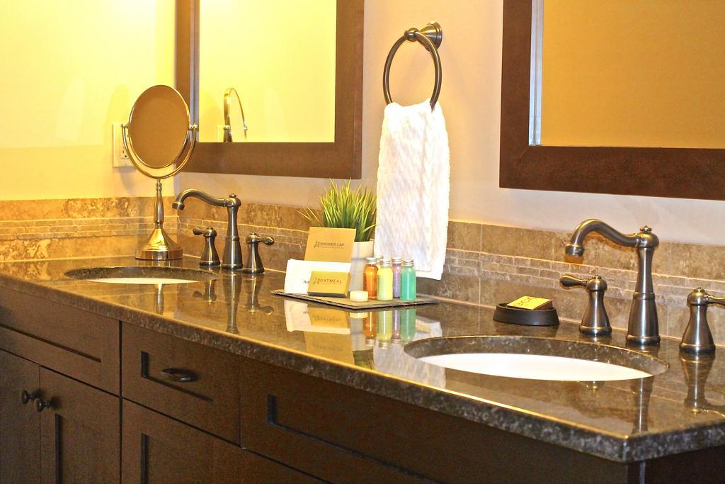 Luxury Canmore Vacations Ngoại thất bức ảnh